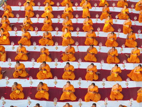 ภาพ No.291988:วันที่ 10 มกราคม พ.ศ. 2569 พิธีจุดประทีปถวายเป็นพุทธบูชา และบูชาธรรมมหาปูชนียาจารย์  ณ อนุสรณ์สถานคลองบางนางแท่น อ.สามพราน จ.นครปฐม ในโครงการธรรมยาตรา กตัญญูบูชา มหาปูชนียาจารย์ พระมงคลเทพมุนี(สด จนฺทสโร) พระผู้ปราบมาร อนุสรณ์สถาน 7 แห่ง ปีที่ 14