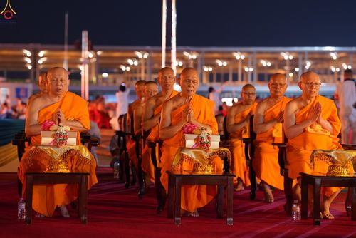 ภาพ No.324161:วันที่ 22 เมษายน พ.ศ.2569 (วันคุ้มครองโลก) พิธีถวายมหาสังฆทาน 40,000 กว่าวัดทั่วประเทศ ณ ลานธรรม พระมหาธรรมกายเจดีย์ วัดพระธรรมกาย