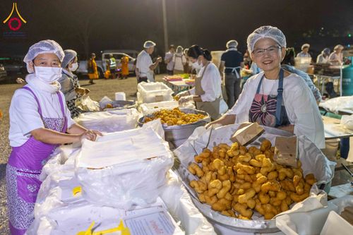 ภาพ No.300127:วันที่ 22 มกราคม พ.ศ. 2569 พิธีถวายภัตตาหารเป็นสังฆทาน แด่พระธรรมยาตรา ณ อนุสรณ์สถานบางปลา วัดบางปลา อำเภอบางเลน จังหวัดนครปฐม ในโครงการธรรมยาตรา กตัญญูบูชา มหาปูชนียาจารย์ พระมงคลเทพมุนี(สด จนฺทสโร) พระผู้ปราบมาร อนุสรณ์สถาน 7 แห่ง ปีที่ 14