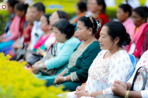 ภาพ No.78188:พิธีจุดประทีปและเวียนประทักษิณถวายเป็นพุทธบูชา ในโครงการบรรพชาสามเณรหมู่ ณ ลุมพินีวัน ประเทศเนปาล  วันที่ 16 มีนาคม พ.ศ. 2566