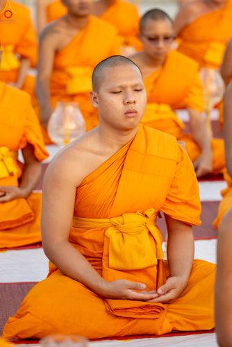 ภาพ No.301994:วันที่ 23 มกราคม พ.ศ. 2569 พิธีจุดประทีปธรรมถวายเป็นพุทธบูชา และบูชาธรรมมหาปูชนียาจารย์  ณ อนุสรณ์สถานลำดับที่ 5 สถานที่เผยแผ่วิชชาธรรมกายครั้งแรก อนุสรณ์สถานบางปลา วัดบางปลา อำเภอบางเลน จังหวัดนครปฐม ในโครงการธรรมยาตรา กตัญญูบูชา มหาปูชนียาจารย์ พระมงคล