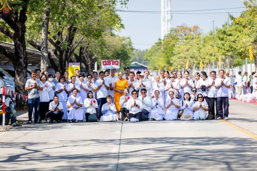 ภาพ No.303994:วันที่ 25 มกราคม พ.ศ. 2569 พิธีต้อนรับพระธรรมยาตรา  รร.สามัคคีราษฏร์บำรุง-วัดพระธรรมกาย ในโครงการธรรมยาตรา กตัญญูบูชา มหาปูชนียาจารย์ พระมงคลเทพมุนี(สด จนฺทสโร) พระผู้ปราบมาร อนุสรณ์สถาน 7 แห่ง ปีที่ 14