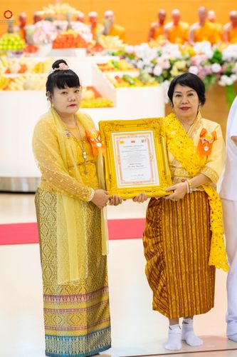 ภาพ No.327800:วันที่ 3 พฤษภาคม พ.ศ.2569 พิธีรับมอบพระบรมสารีริกธาตุ จากสาธารณรัฐแห่งสหภาพเมียนมา ณ ห้องแก้วสารพัดนึก วัดพระธรรมกาย