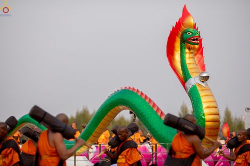 ภาพ No.299545:วันที่ 18 มกราคม พ.ศ. 2569 พิธีต้อนรับพระธรรมยาตรา (ภาพชุดที่ 2) ณ อนุสรณ์สถานลำดับที่ 5  สถานที่เผยแผ่วิชชาธรรมกายครั้งแรก อนุสรณ์สถานบางปลา วัดบางปลา อำเภอบางเลน จังหวัดนครปฐม ในโครงการธรรมยาตรา กตัญญูบูชา มหาปูชนียาจารย์ พระมงคลเทพมุนี(สด จนฺทสโร) พระ