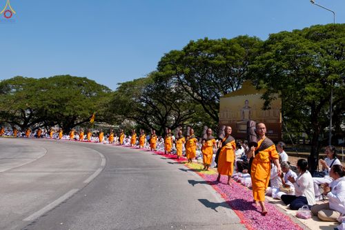 ภาพ No.304690:วันที่ 25 มกราคม พ.ศ. 2569 พิธีต้อนรับพระธรรมยาตรา (ภาพชุดที่ 2) รร.สามัคคีราษฏร์บำรุง-วัดพระธรรมกาย ในโครงการธรรมยาตรา กตัญญูบูชา มหาปูชนียาจารย์ พระมงคลเทพมุนี(สด จนฺทสโร) พระผู้ปราบมาร อนุสรณ์สถาน 7 แห่ง ปีที่ 14