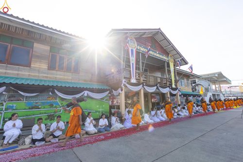 ภาพ No.287783:วันที่ 3 มกราคม พ.ศ. 2569 พิธีต้อนรับพระธรรมยาตรา ครั้งที่ 2 (ภาพชุดที่ 2) ในโครงการธรรมยาตรา กตัญญูบูชา มหาปูชนียาจารย์ พระมงคลเทพมุนี(สด จนฺทสโร) พระผู้ปราบมาร อนุสรณ์สถาน 7 แห่ง ปีที่ 14 ณ อนุสรณ์สถานมหาวิหารพระมงคลเทพมุนี (โลตัสแลนด์) อ.สองพี่น้อง จ.