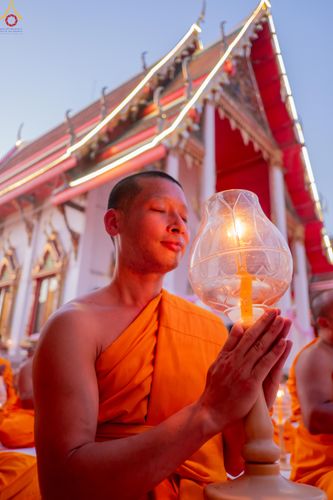 ภาพ No.294095:วันที่ 13 มกราคม พ.ศ. 2569 พิธีจุดประทีปถวายเป็นพุทธบูชา และบูชาธรรมมหาปูชนียาจารย์  (ภาพชุดที่ 2) ณ วัดสองพี่น้อง ต.ต้นตาล อ.สองพี่น้อง จ.สุพรรณบุรี ในโครงการธรรมยาตรา กตัญญูบูชา มหาปูชนียาจารย์ พระมงคลเทพมุนี(สด จนฺทสโร) พระผู้ปราบมาร อนุสรณ์สถาน 7 แห่