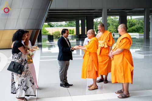 ภาพ No.340092:วันที่ 21 กรกฎาคม พ.ศ. 2569 เอกอัครราชทูตศรีลังกาประจำประเทศไทย เยี่ยมชมวัดพระธรรมกาย กระชับความสัมพันธ์ทางศาสนา