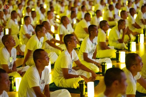 ภาพ No.341567:วันที่ 26 กรกฎาคม พ.ศ. 2569 โครงการพัฒนาคุณธรรม จริยธรรม สำหรับนักเรียนนายสิบตำรวจ (นสต.) รุ่นที่ 17 ศูนย์ฝึกอบรมตำรวจภูธรภาค 1 ได้จัดกิจกรรม  จุดเทียนรวมใจและปฏิบัติธรรมเจริญสมาธิภาวนา เพื่อน้อมอุทิศถวายเป็นพระราชกุศลฯ ณ ศูนย์ปฏิบัติธรรมเวิล์ดพีช วัลเล่