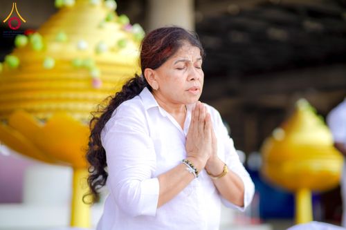 ภาพ No.338575:วันที่ 24 มิถุนายน - 5 กรกฎาคม พ.ศ.2569 ต้อนรับชาวต่างชาติจากประเทศโปแลนด์ มาเลเซีย อินเดีย บังคลาเทศ  และศรีลังกา เยี่ยมชมวัด นั่งสมาธิ และกราบสักการะพระมหาธรรมกายเจดีย์ ณ วัดพระธรรมกาย