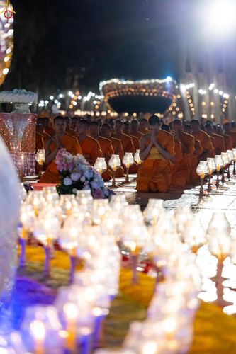 ภาพ No.290227:วันที่ 6 มกราคม พ.ศ. 2569 พิธีจุดประทีปถวายเป็นพุทธบูชา และบูชาธรรมมหาปูชนียาจารย์ (ภาพชุดที่ 2) ณ อนุสรณ์สถานมหาวิหารพระมงคลเทพมุนี (โลตัสแลนด์) อ.สองพี่น้อง จ.สุพรรณบุรี ในโครงการธรรมยาตรา กตัญญูบูชา มหาปูชนียาจารย์ พระมงคลเทพมุนี(สด จนฺทสโร) พระผู้ปรา