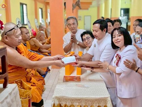 ภาพ No.282942:วันที่ 1 พฤษจิกายน พ.ศ.2568 พิธีทอดกฐินสามัคคีทั่วไทย 30,000 วัด  โดยคณะศิษยานุศิษย์ บูชาธรรม 81 ปี  หลวงพ่อธัมมชโย ณ วัดโปร่งเกตุ อ.บ่อทอง จ.ชลบุรี