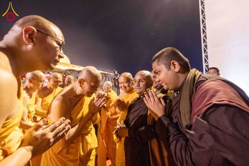 ภาพ No.312456:วันอังคารที่ 3 มีนาคม พ.ศ.2569 พิธีเวียนประทักษิณและจุดมาฆประทีป (ภาพชุดที่ 2) ณ ลานธรรมพระมหาธรรมกายเจดีย์ วัดพระธรรมกาย