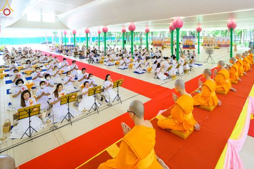 พิธีอุปสมบทอุทิศชีวิต สามเณรเปรียญธรรม 11 รูป ในวันวิสาขบูชา วันเสาร์ที่ 3 มิถุนายน 2566 ณ อุโบสถพระไตรปิฎก วัดพระธรรมกาย จ.ปทุมธานี