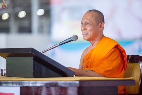 ภาพ No.79310:พิธีขอขมา มอบบาตรและผ้าไตร ในโครงการบรรพชาสามเณรฟื้นฟูพระพุทธศาสนาทั่วไทย โครงการอบรมยุวธรรมทายาท มัชฌิมธรรมทายาท และธรรมทายาทรุ่นอุดมศึกษา ณ สภาธรรมกายสากล วัดพระธรรมกาย วันเสาร์ที่ 1 เมษายน พ.ศ. 2566