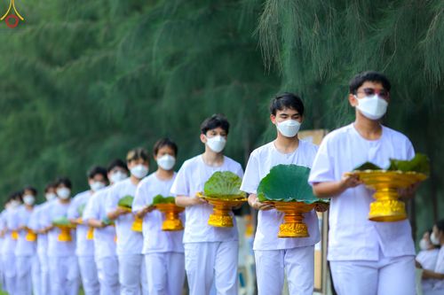 ภาพ No.82531:พิธีตัดปอยผมและปลงผมนาคธรรมทายาท ในโครงการอุปสมบทหมู่ธรรมทายาทพุทธศาสตร์สากล รุ่นที่ 7 (ภาคฤดูฝน) วันอาทิตย์ที่ 11 มิถุนายน พ.ศ. 2566 ณ  วัดพระธรรมกาย