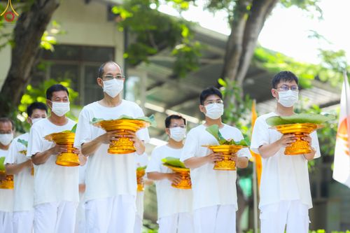 ภาพ No.83209:พิธีตัดปอยผมและปลงผม ในโครงการบรรพชาอุปสมบทหมู่ ธรรมทายาทนานาชาติ (ภาคภาษาจีน) รุ่นที่ 18 ณ วัดพระธรรมกาย วันเสาร์ที่ 8 กรกฎาคม พ.ศ.2566