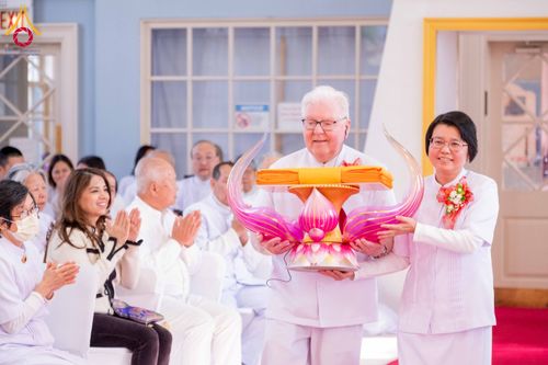 ภาพ No.318965:วันที่ 29 มีนาคม พ.ศ.2569 พิธีทอดผ้าป่าวัดพระธรรมกาย 20 ศูนย์สาขา และการประชุมภาคพื้นอเมริกา ไตรมาสที่ 1/2569 วัดพระธรรมกายชิคาโก ประเทศสหรัฐอเมริกา