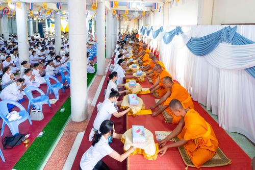 ภาพ No.301290:วันที่ 22 มกราคม พ.ศ. 2569 พิธีทอดผ้าป่าทำนุบำรุงศาสนสถาน ณ วัดใหม่พิบูลย์ผล อ.สองพี่น้อง จ.สุพรรณบุรี ในโครงการธรรมยาตรา กตัญญูบูชา มหาปูชนียาจารย์ พระมงคลเทพมุนี(สด จนฺทสโร) พระผู้ปราบมาร อนุสรณ์สถาน 7 แห่ง ปีที่ 14