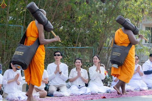 ภาพ No.299480:วันที่ 18 มกราคม พ.ศ. 2569 พิธีต้อนรับพระธรรมยาตรา ณ อนุสรณ์สถานลำดับที่ 5 สถานที่เผยแผ่วิชชาธรรมกายครั้งแรก อนุสรณ์สถานบางปลา วัดบางปลา อำเภอบางเลน จังหวัดนครปฐม ในโครงการธรรมยาตรา กตัญญูบูชา มหาปูชนียาจารย์ พระมงคลเทพมุนี(สด จนฺทสโร) พระผู้ปราบมาร อนุส