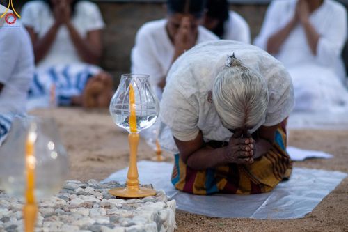 ภาพ No.141223:PhotoStory มหาศรัทธา ธรรมยาตราศรีลังกา EP.6 พิธีจุดวิสาขประทีป 6 วัด ถวายเป็น พุทธบูชา  โครงการสยาม-ลังกา ธรรมยาตรา  ฉลองเทศกาลวิสาขบูชาแห่งชาติ ศรีลังกา  บูชาธรรม 80 ปี หลวงพ่อธัมมชโย วันที่ 16 พฤษภาคม พ.ศ. 2567