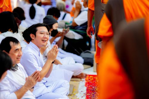 ภาพ No.193434:พิธีต้อนรับพระธรรมยาตรา ณ อนุสรณ์สถาน สถานที่เกิดในเพศสมณะ วัดสองพี่น้อง อำเภอสองพี่น้อง จังหวัดสุพรรณบุรี ในโครงการธรรมยาตรา กตัญญูบูชา มหาปูชนียาจารย์ พระมงคลเทพมุนี(สด จนฺทสโร) พระผู้ปราบมาร อนุสรณ์สถาน 7 แห่ง ปีที่ 13 วันที่ 11 มกราคม พ.ศ. 2568
