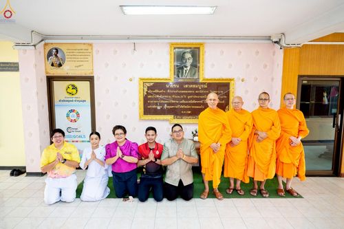 ภาพ No.242062:วันอาทิตย์ที่ 31 สิงหาคม พ.ศ. 2568 พิธีทำบุญแด่คณะสงฆ์ 122 รูป ฉลอง 121 ปี อำเภอคลองหลวง จ.ปทุมธานี เพื่อนำส่งช่วยเหลือคณะสงฆ์ 323 วัด 4 จังหวัดชายแดนภาคใต้ และช่วยเหลือประชาชนจากเหตุปะทะ แนวชายแดนไทย-กัมพูชา ณ บริเวณหน้าที่ว่าการอำเภอคลองหลวง 