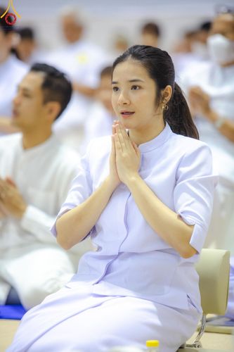 ภาพ No.139241:พิธีตักบาตร , พิธีบูชาข้าวพระ ณ ห้องแก้วสารพัด 1 สภาธรรมกายสากล วัดพระธรรมกาย วันอาทิตย์ต้นเดือนที่ 2 มิถุนายน พ.ศ. 2567