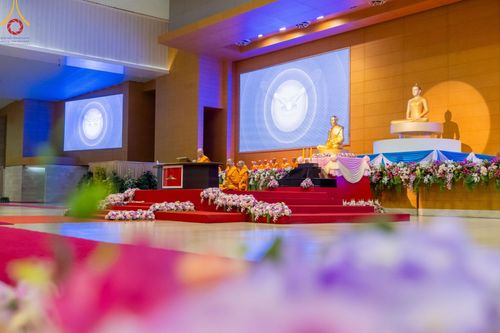 ภาพ No.154675:พิธีทอดผ้าป่าสมทบกฐินวัดพระธรรมกาย และสมทบกฐิน 30,000 วัดทั่วไทย ครั้งที่ 2 ณ สภาธรรมกายสากล วัดพระธรรมกาย วันอังคารที่ 17 กันยายน พ.ศ. 2567