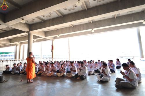ภาพ No.208258:V.55 สารพัดV สารพัดดี ที่วัดพระธรรมกาย ในโครงการธรรมยาตรา กตัญญูบูชา มหาปูชนียาจารย์ พระมงคลเทพมุนี (สด จนฺทสโร) พระผู้ปราบมาร อนุสรณ์สถาน 7 แห่ง ปีที่ 13 ระหว่างวันที่ 2-31 มกราคม พ.ศ. 2568