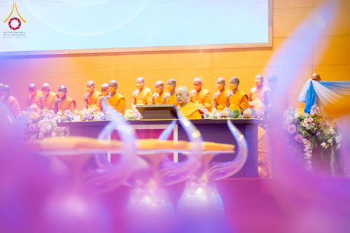 ภาพ No.134479:พิธีทอดผ้าป่าสมทบ มหาสังฆทาน 10,000 วัด ทั่วไทย วันอาทิตย์ต้นเดือนที่ 7 เมษายน พ.ศ.2567 ณ ห้องแก้วสารพัดนึก 1 สภาธรรมกายสากล  วัดพระธรรมกาย จ.ปทุมธานี
