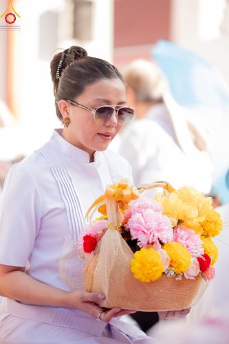 ภาพ No.110564:พิธีต้อนรับพระธรรมยาตรา ในโครงการธรรมยาตรากตัญญูบูชา มหาปูชนียาจารย์ พระมงคลเทพมุนี(สด จนฺทสโร) พระผู้ปราบมาร อนุสรณ์สถาน 7 แห่ง ปีที่ 12 วันที่ 11 มกราคม พ.ศ. 2567 ณ อนุสรณ์สถานลำดับที่ 3 สถานที่เกิดใหม่ในเพศสมณะ วัดสองพี่น้อง จ.สุพรรณบุรี