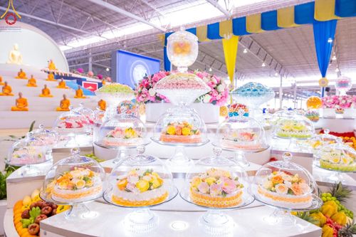 ภาพ No.151339:พิธีบูชาข้าวพระ ในวันอาทิตย์ต้นเดือน วันที่ 1 กันยายน พ.ศ. 2567 ณ สภาธรรมกายสากล วัดพระธรรมกาย