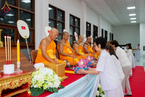 ภาพ No.314926:วันอาทิตย์ที่ 22 มีนาคม พ.ศ. 2569 พิธีบำเพ็ญกุศล คุณพ่อณรงค์ จินตมากุล  สิริอายุ 99 ปี 11 เดือน โยมบิดา พระครูปลัดรัตนวีรวัฒน์ (รังสฤษดิ์ อิทฺธิจินตโก) ที่ปรึกษาเจ้าคณะจังหวัดปทุมธานี เจ้าอาวาสวัดพระธรรมกาย  ณ ห้องปลูกศรัทธา 2 วัดพระธรรมกาย ปทุมธานี