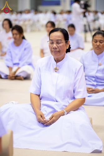 ภาพ No.321591:วันอาทิตย์ที่ 12 เมษายน พ.ศ.2569 กิจกรรมงานบุญวันอาทิตย์ สาธุชนปฏิบัติธรรมร่วมกัน ณ ห้องแก้วสารพัด 1 วัดพระธรรมกาย ปทุมธานี