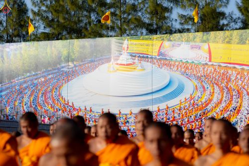 ภาพ No.291977:วันที่ 10 มกราคม พ.ศ. 2569 พิธีจุดประทีปถวายเป็นพุทธบูชา และบูชาธรรมมหาปูชนียาจารย์  ณ อนุสรณ์สถานคลองบางนางแท่น อ.สามพราน จ.นครปฐม ในโครงการธรรมยาตรา กตัญญูบูชา มหาปูชนียาจารย์ พระมงคลเทพมุนี(สด จนฺทสโร) พระผู้ปราบมาร อนุสรณ์สถาน 7 แห่ง ปีที่ 14