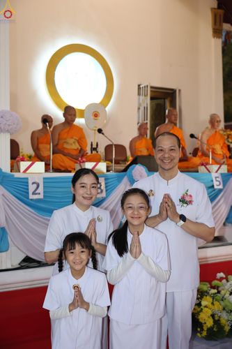 ภาพ No.297496:วันที่ 18 มกราคม พ.ศ. 2569 พิธีตักบาตรพระธรรมยาตรา ณ วัดโบสถ์บน ต.บางคูเวียง จ.นนทบุรี อนุสรณ์สถานลำดับที่ 4 สถานที่เกิดด้วยกายธรรม ในโครงการธรรมยาตรา กตัญญูบูชา มหาปูชนียาจารย์ พระมงคลเทพมุนี(สด จนฺทสโร) พระผู้ปราบมาร อนุสรณ์สถาน 7 แห่ง ปีที่ 14