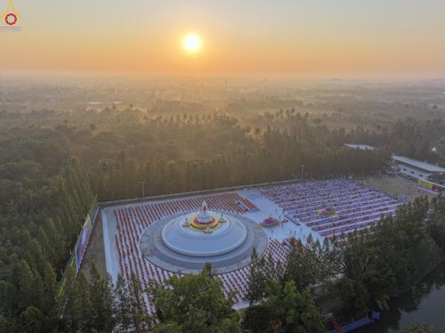 ภาพ No.292339:วันที่ 11 มกราคม พ.ศ. 2569 พิธีตักบาตรพระธรรมยาตรา ณ อนุสรณ์สถานคลองบางนางแท่น อ.สามพราน จ.นครปฐม ในโครงการธรรมยาตรา กตัญญูบูชา มหาปูชนียาจารย์ พระมงคลเทพมุนี(สด จนฺทสโร) พระผู้ปราบมาร อนุสรณ์สถาน 7 แห่ง ปีที่ 14