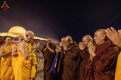 ภาพ No.312451:วันอังคารที่ 3 มีนาคม พ.ศ.2569 พิธีเวียนประทักษิณและจุดมาฆประทีป (ภาพชุดที่ 2) ณ ลานธรรมพระมหาธรรมกายเจดีย์ วัดพระธรรมกาย