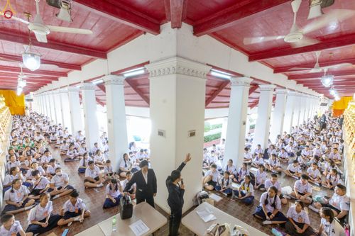 ภาพ No.288952:วันพุธที่ 17 ธันวาคม พ.ศ.2568 กิจกรรมเยาวชนไทยรวมใจทำความดี "เด็กดีมหานคร ต้นแบบด้านศีลธรรม" แข่งขันสอบตอบปัญหาศีลธรรมในพระพุทธศาสนา ครั้งที่ 7 และวันรวมพลังเด็กดี V-Star ประจำปี 2568 ณ วัดมหาธาตุยุวราชรังสฤษฎิ์ราชวรมหาวิหาร กรุงเทพมหานคร