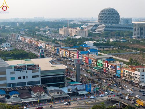 ภาพ No.120222:พิธีต้อนรับพระธรรมยาตรา ในโครงการธรรมยาตรา กตัญญูบูชา มหาปูชนียาจารย์ พระมงคลเทพมุนี(สด จนฺทสโร) พระผู้ปราบมาร อนุสรณ์สถาน 7 แห่ง ปีที่ 12 วันที่ 28 มกราคม พ.ศ. 2567 ณ วัดพระธรรมกาย จ.ปทุมธานี
