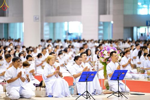 ภาพ No.139272:พิธีตักบาตร , พิธีบูชาข้าวพระ ณ ห้องแก้วสารพัด 1 สภาธรรมกายสากล วัดพระธรรมกาย วันอาทิตย์ต้นเดือนที่ 2 มิถุนายน พ.ศ. 2567