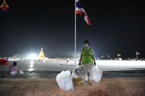 ภาพ No.130211:V.34 เพื่อธรรมเพื่อบางกล่ำ การรับบุญของเจ้าหน้าที่หน่วยงานต่างๆ  เพื่องานธรรมยาตราอัญเชิญพระบรมสารีริกธาตุ ประดิษฐาน ณ มหารัตนเจดีย์สิริปทุมสวรรค์ (เจดีย์อริยพุทธะ 5 พระองค์) ณ ศูนย์ปฏิบัติธรรมภาคใต้ อ.บางกล่ำ จ.สงขลา ระหว่างวันที่ 9-10 มีนาคม พ.ศ. 2567