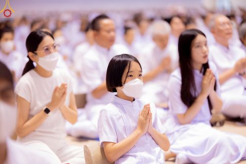 ภาพ No.136771:พิธีตักบาตร พิธีบูชาข้าวพระ ในวันอาทิตย์ต้นเดือนที่ 5 พฤษภาคม พ.ศ. 2567 ณ วัดพระธรรมกาย จ.ปทุมธานี