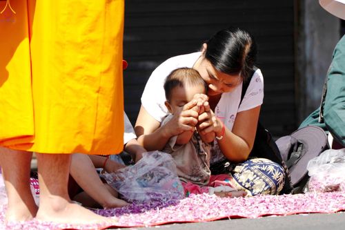 ภาพ No.304194:วันที่ 25 มกราคม พ.ศ. 2569 พิธีต้อนรับพระธรรมยาตรา  รร.สามัคคีราษฏร์บำรุง-วัดพระธรรมกาย ในโครงการธรรมยาตรา กตัญญูบูชา มหาปูชนียาจารย์ พระมงคลเทพมุนี(สด จนฺทสโร) พระผู้ปราบมาร อนุสรณ์สถาน 7 แห่ง ปีที่ 14