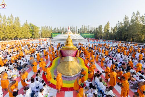 ภาพ No.292440:วันที่ 11 มกราคม พ.ศ. 2569 พิธีตักบาตรพระธรรมยาตรา ณ อนุสรณ์สถานคลองบางนางแท่น อ.สามพราน จ.นครปฐม ในโครงการธรรมยาตรา กตัญญูบูชา มหาปูชนียาจารย์ พระมงคลเทพมุนี(สด จนฺทสโร) พระผู้ปราบมาร อนุสรณ์สถาน 7 แห่ง ปีที่ 14