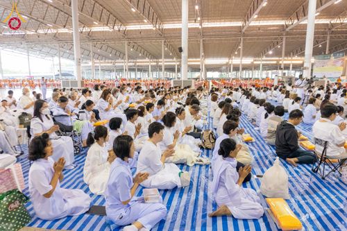 ภาพ No.279090:วันที่ 2 มกราคม พ.ศ.2569 พิธีถวายภัตตาหารเป็นสังฆทาน แด่พระธรรมยาตรา ณ วัดพระธรรมกาย ปทุมธานี ในโครงการธรรมยาตรา กตัญญูบูชา มหาปูชนียาจารย์ พระมงคลเทพมุนี(สด จนฺทสโร) พระผู้ปราบมาร อนุสรณ์สถาน 7 แห่ง ปีที่ 14