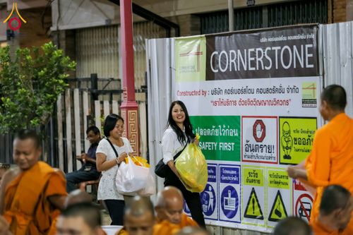 ภาพ No.313826:วันอาทิตย์ที่ 14 มีนาคม พ.ศ. 2569 ทำบุญเมืองหาดใหญ่ตักบาตรพระ 1,109 รูป เติมบุญใหญ่ หลังวิกฤตมหาอุทกภัย ณ ซุ้มประตูไชน่าทาวน์ ถนนศุภสารรังสรรค์ อ.หาดใหญ่ จ.สงขลา