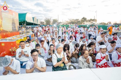 ภาพ No.301155:วันที่ 23 มกราคม พ.ศ. 2569 พิธีถวายภัตตาหารเป็นสังฆทาน แด่พระธรรมยาตรา ณ อนุสรณ์สถานบางปลา วัดบางปลา อำเภอบางเลน จังหวัดนครปฐม ในโครงการธรรมยาตรา กตัญญูบูชา มหาปูชนียาจารย์ พระมงคลเทพมุนี(สด จนฺทสโร) พระผู้ปราบมาร อนุสรณ์สถาน 7 แห่ง ปีที่ 14