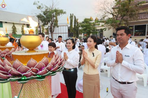 ภาพ No.297037:วันที่ 17 มกราคม พ.ศ. 2569 พิธีจุดประทีปถวายเป็นพุทธบูชา และบูชาธรรมมหาปูชนียาจารย์ (ภาพชุดที่ 2) ณ วัดโบสถ์บน ต.บางคูเวียง จ.นนทบุรี อนุสรณ์สถานลำดับที่ 4 สถานที่เกิดด้วยกายธรรม ในโครงการธรรมยาตรา กตัญญูบูชา มหาปูชนียาจารย์ พระมงคลเทพมุนี(สด จนฺทสโร) พร